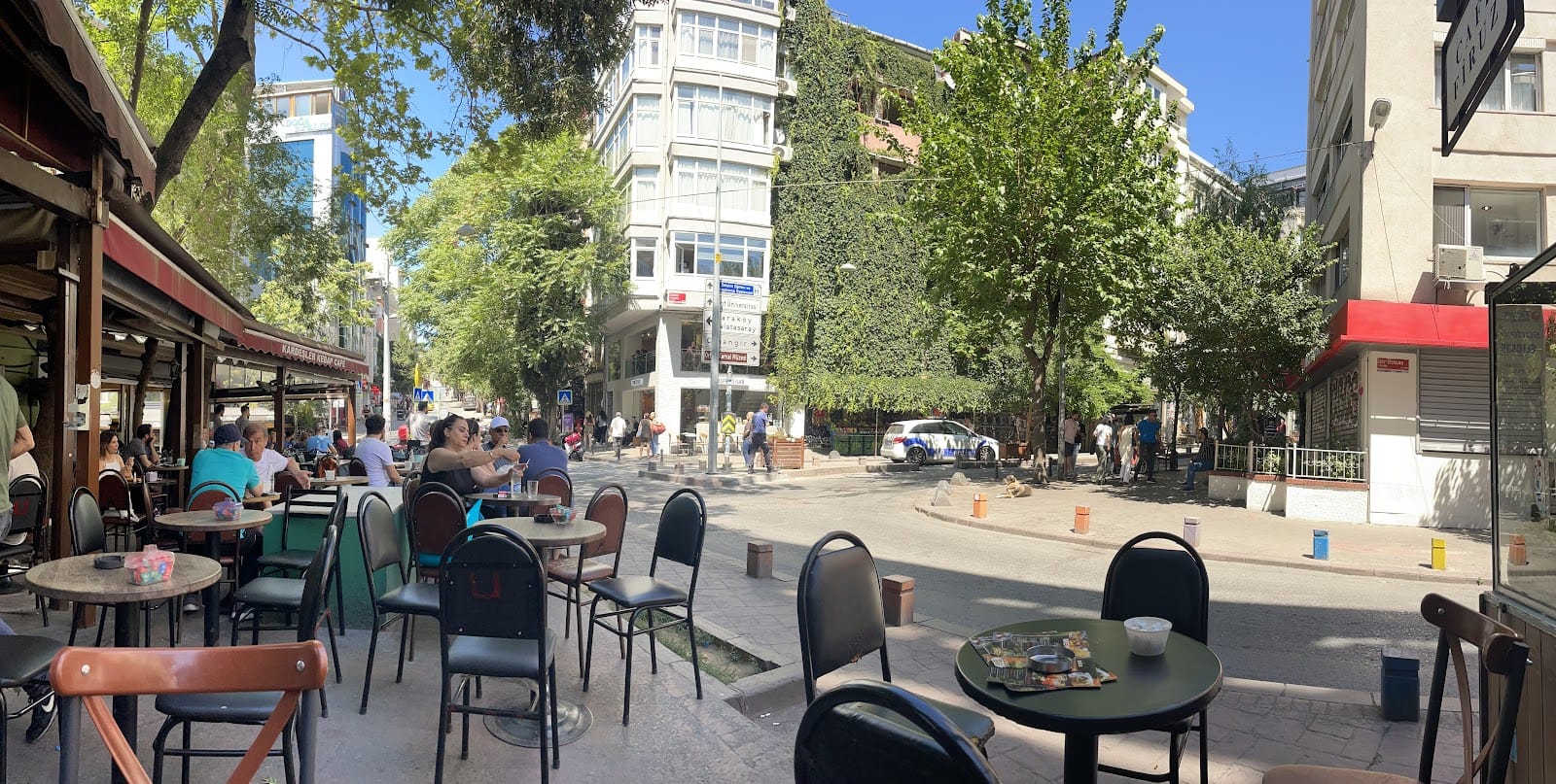 Kardeşler Kebap mekânı